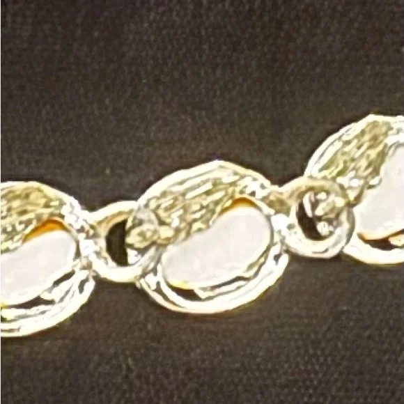 Vintage Silver-tone White Shell Necklace - Picture 4 of 7